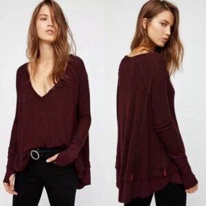 FREE PEOPLE WINE LAGUNA LAYERED FLOWY THERMAL WAFFLE KNIT W/THUMB HOLES TOP